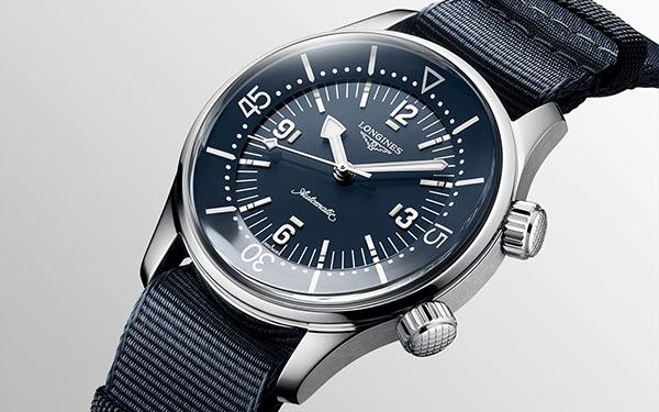 浪琴手表換皮表帶的步驟：如何換皮表帶？